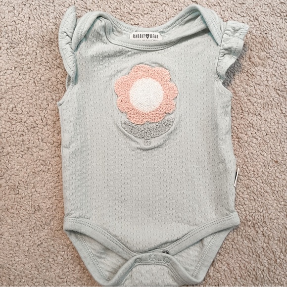 Rabbit + Bear Baby Girl 3pc Flutter Sleeve Onesies 3-6MO - Picture 3 of 8